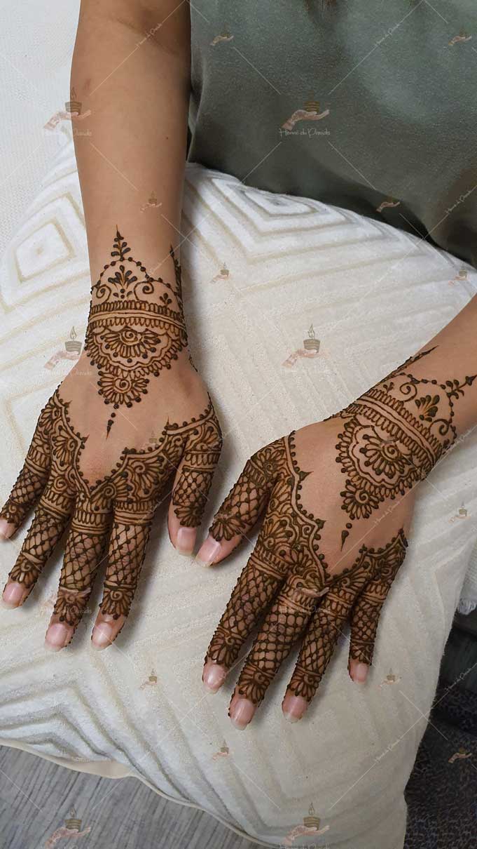 prestation henné du paradis mariage paris naturel henna henne domicile hlel tatouage fiancailles fassi mehendi day pas cher noir blanc rouge ile de france pose 78 yvelines mureaux poissy meulan argenteuil invitee main mariée