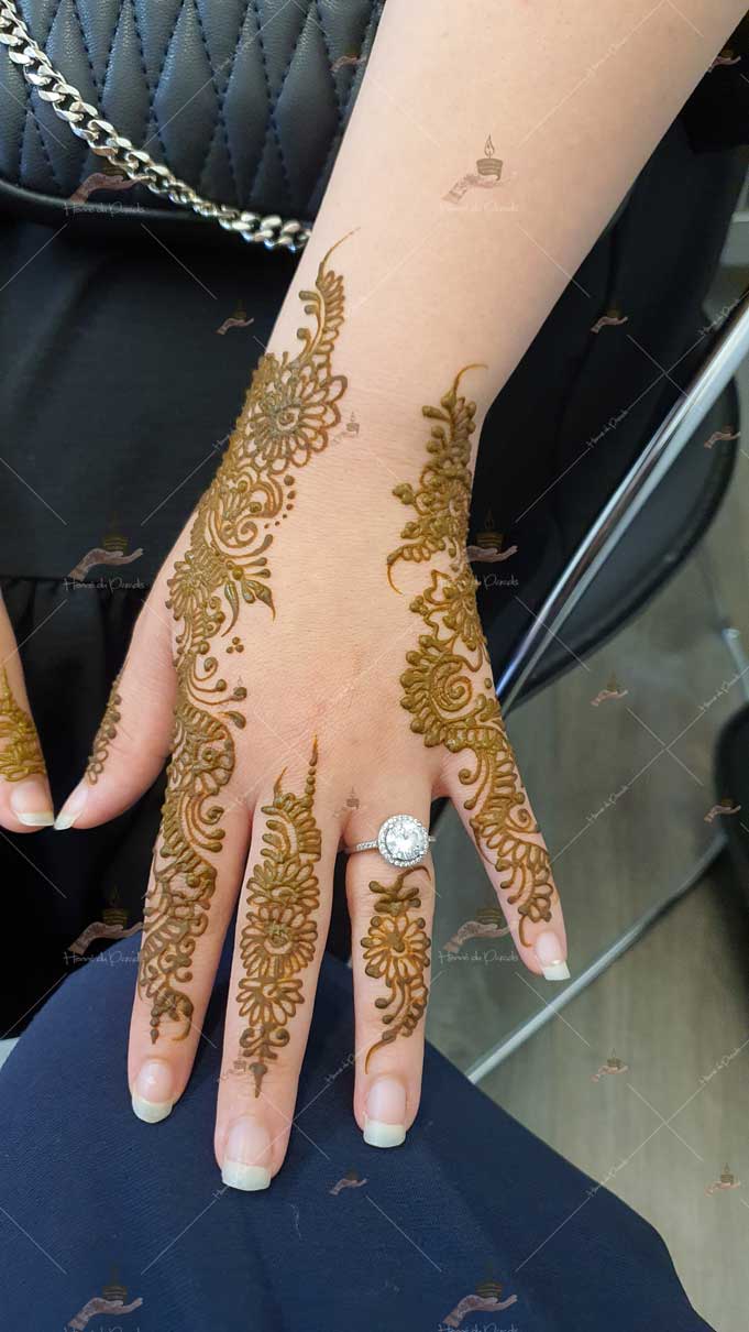 prestation henné du paradis mariage paris naturel henna henne domicile hlel tatouage fiancailles fassi mehendi day pas cher noir blanc rouge ile de france pose 78 yvelines mureaux poissy meulan argenteuil invitee main mariée