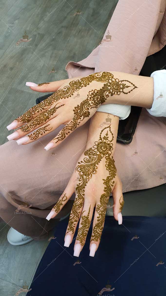 prestation henné du paradis mariage paris naturel henna henne domicile hlel tatouage fiancailles fassi mehendi day pas cher noir blanc rouge ile de france pose 78 yvelines mureaux poissy meulan argenteuil invitee main mariée