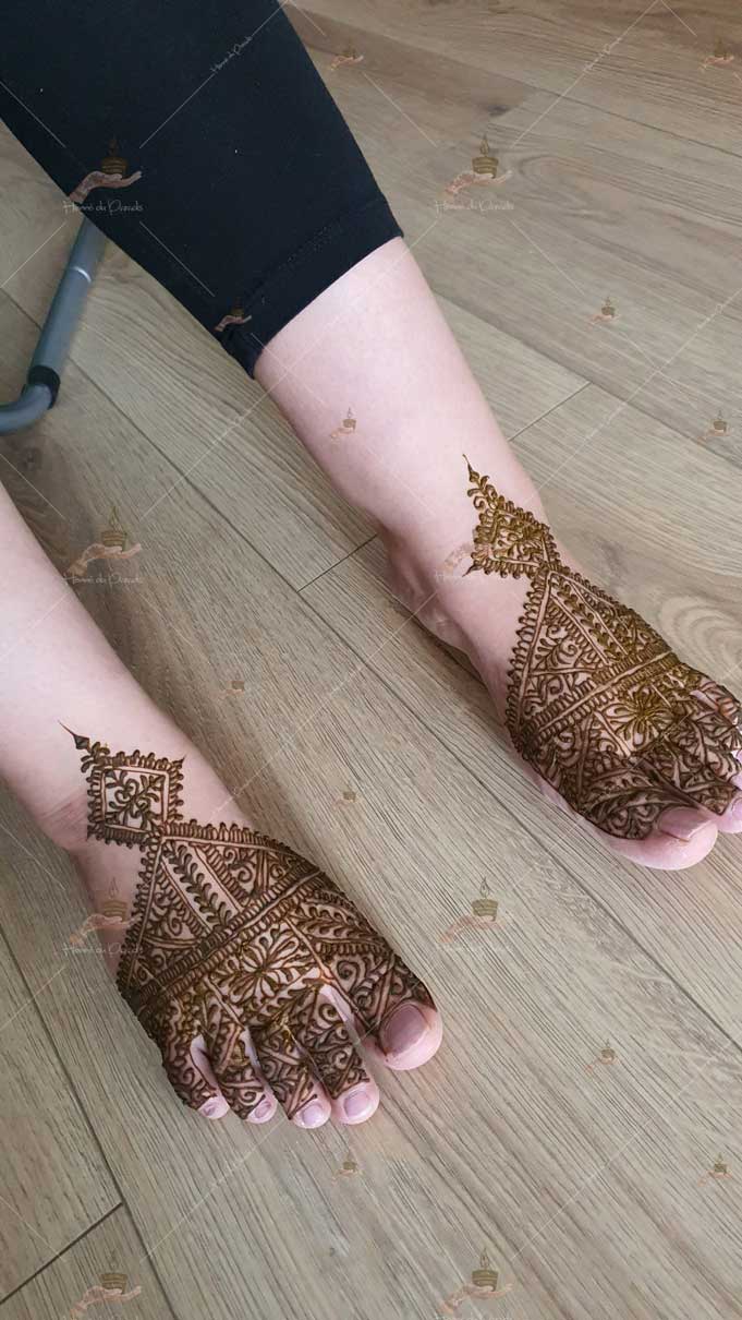 prestation henné du paradis mariage paris naturel henna henne domicile hlel tatouage fiancailles fassi mehendi day pas cher noir blanc rouge ile de france pose 78 yvelines mureaux poissy pieds meulan argenteuil invitee main mariée