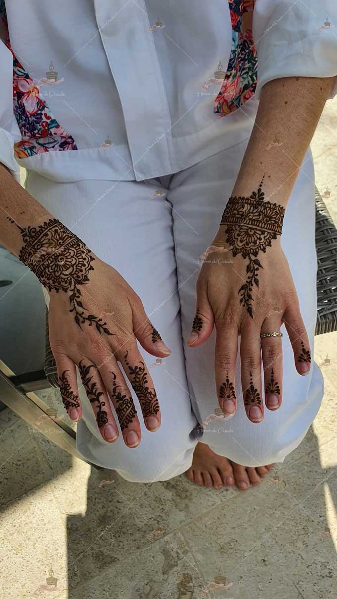 prestation henné du paradis mariage paris naturel henna henne domicile hlel tatouage fiancailles fassi mehendi day pas cher noir blanc rouge ile de france pose 78 yvelines mureaux poissy meulan argenteuil invitee main mariée