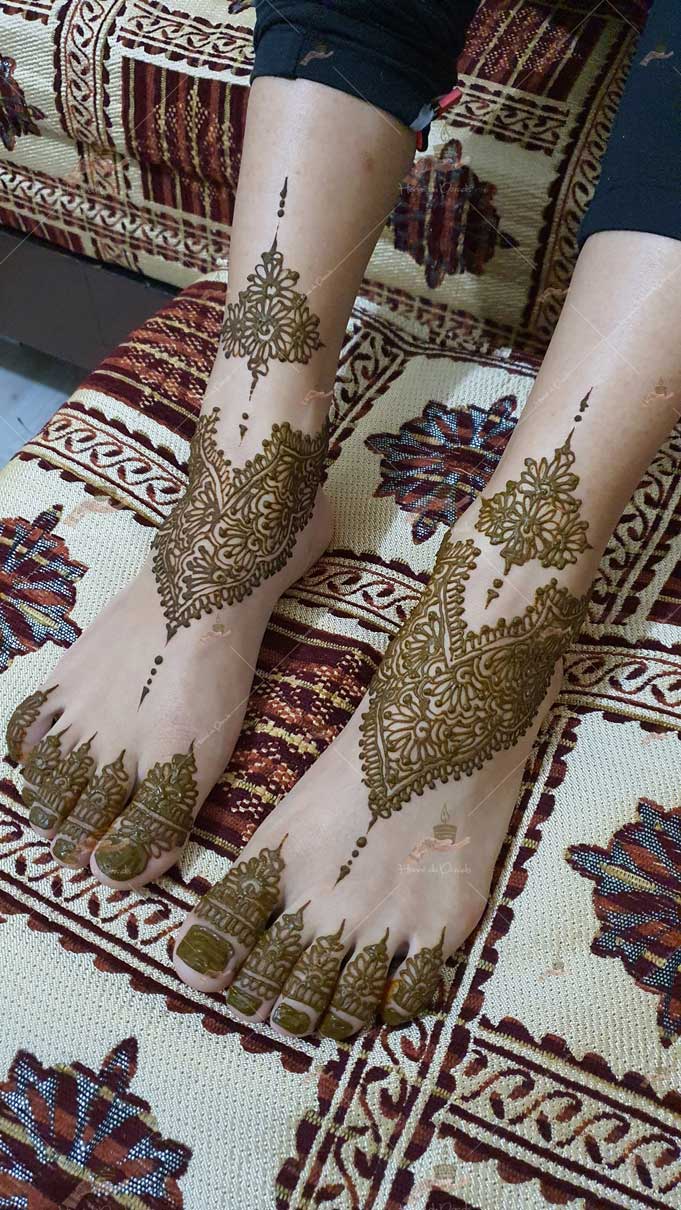 prestation henné du paradis mariage paris naturel henna henne domicile hlel tatouage fiancailles fassi mehendi day pas cher noir blanc rouge ile de france pose 78 yvelines mureaux poissy pieds meulan argenteuil invitee main mariée