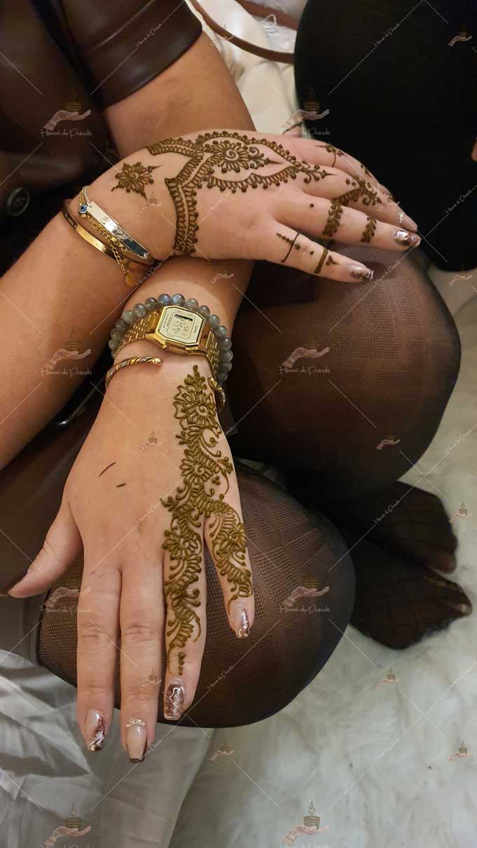 prestation henné du paradis mariage paris naturel henna henne domicile hlel tatouage fiancailles fassi mehendi day pas cher noir blanc rouge ile de france pose 78 yvelines mureaux poissy meulan argenteuil invitee main mariée