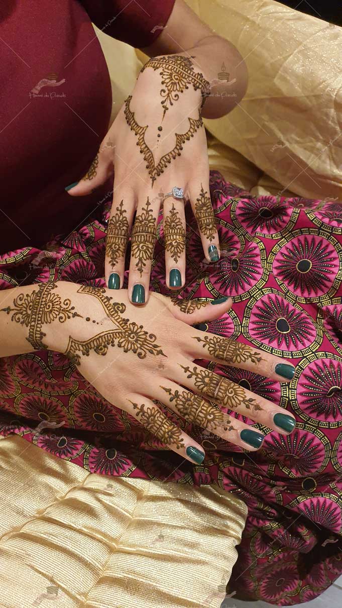 prestation henné du paradis mariage paris naturel henna henne domicile hlel tatouage fiancailles fassi mehendi day pas cher noir blanc rouge ile de france pose 78 yvelines mureaux poissy meulan argenteuil invitee main mariée